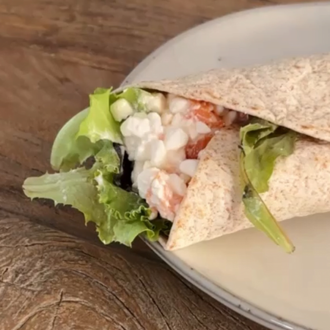 Volkoren wrap met zalm en hutte kase